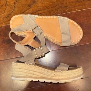 Wedge Espadrille Sandals in Taupe Suede Size 8